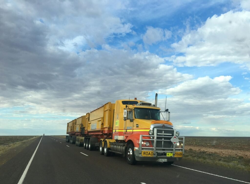 servicios de transporte de mercancías por carretera